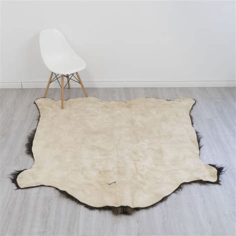 Buffalo Robe / Bison Hide Rug 100 (33.5 square feet): www.bearskin-rugs.com