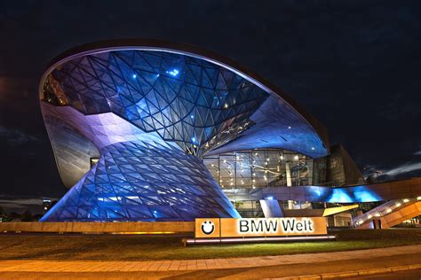 BMW Welt bei Nacht Foto & Bild | architektur, architektur bei nacht ...