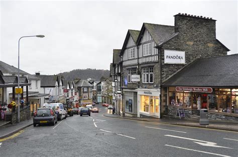 Bowness-on-Windermere - Shops & Restaurants Crag Brow 2 | Flickr