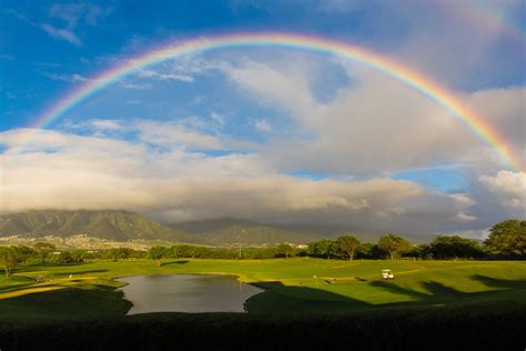 Maui-golf-rainbow - Hawaii Luaus™