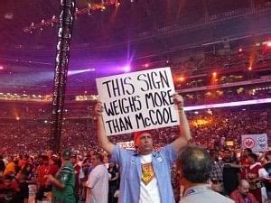 WWE: Top 5 Unforgettable Fan Signs