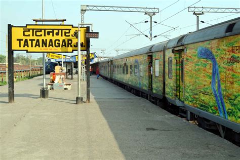 South Eastern Railway | Tatanagar railway station to evict squatters ...