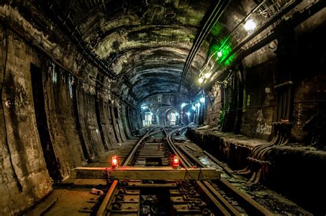 Level Design, Train Tunnel, Nyc Subway, Metro Station, Environment ...