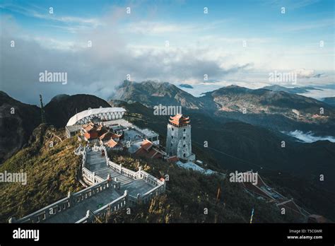 A pagoda at the top of Fansipan mountain, Vietnam Stock Photo - Alamy