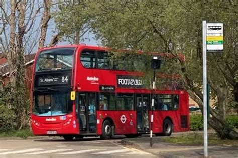 The weird London bus route that can't seem to decide if it is in London or Hertfordshire - MyLondon