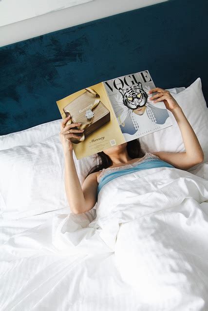 Woman Reading Bed - Free photo on Pixabay