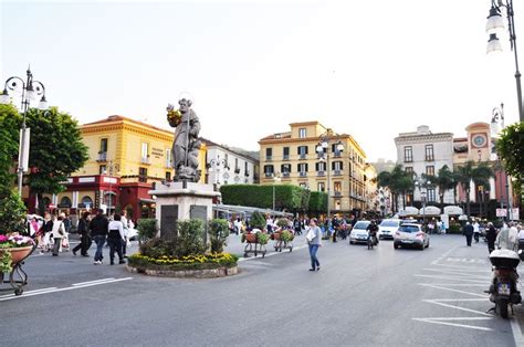 Piazza Tasso Sorrento - Travel Through Italy