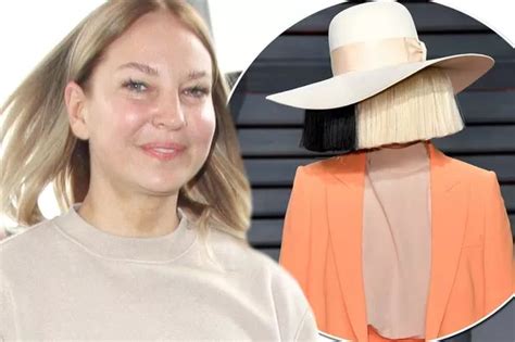 Sia reveals the face under the mask as she ditches wig and disguise at ...