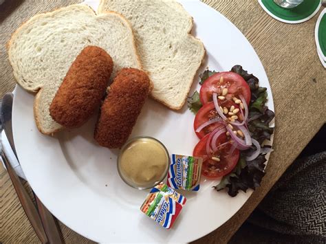 Real Amsterdam lunch: 'twee kroketten met brood'