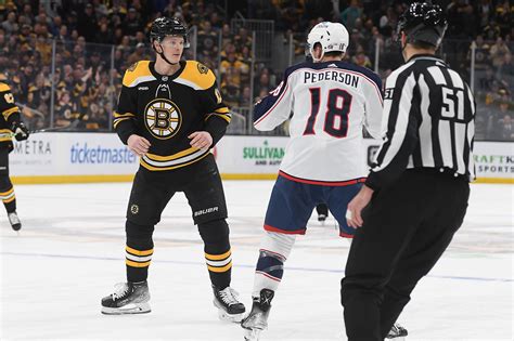 Bruins' Trent Frederic levels Blue Jackets' Lane Pederson in one punch