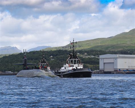 Flickriver: Photoset 'USS Alaska visits HMNB Clyde (Faslane)' by US ...