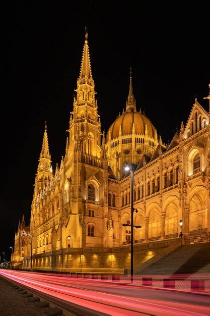 Premium Photo | Parliament in budapest at night