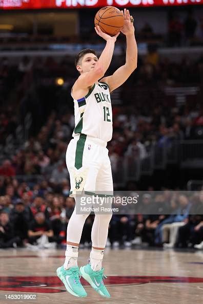 Grayson Allen of the Milwaukee Bucks shoots a three pointer against ...