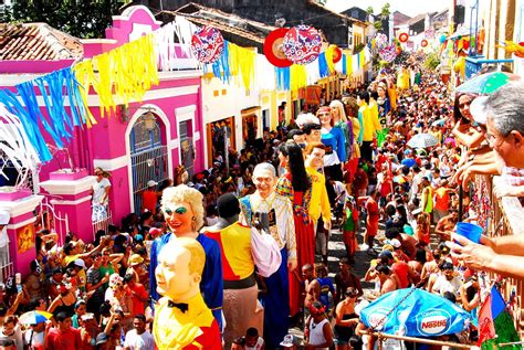 Carnaval de Olinda 2020 - Frevo, bonecos, agito e muita diversão! | Carnaval de olinda, Carnaval ...