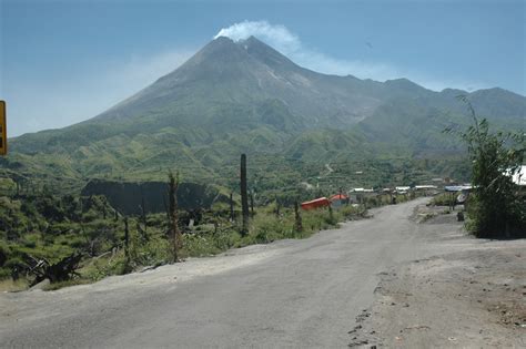 PESONA WISATA KABUPATEN SLEMAN Objek Wisata Alam Gunung Merapi - Wisata Gunung Merapi