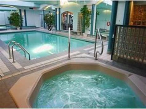 Chateau Victoria Hotel & Suites in Victoria (BC) - Room Deals, Photos ...