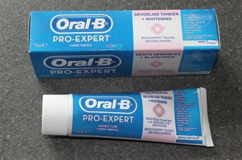 Oral-B Pro Expert Toothpaste for Sensitive Teeth and Whitening ...