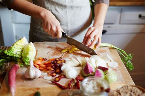 4 Pro Chef Chopping Tips to Save Your Sanity on Holidays | Well+Good