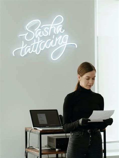 22 Original Office Neon Sign Ideas For Office Decoration