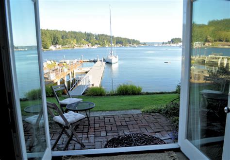 The Waterfront Inn - Steps Away from the Harbor - Small Town Washington