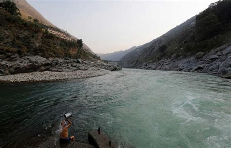 Fakta Unik Sungai Gangga, Tempat Buang Mayat hingga Sumber Air Minum ...