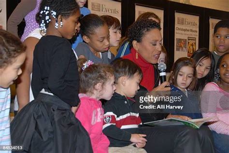 Robin Roberts Children Photos and Premium High Res Pictures - Getty Images