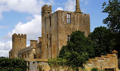 4 amazing castles in Gloucestershire