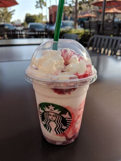 Starbucks Seriously Strawberry Frappuccino – Blue Jangmi Blog