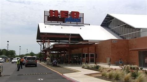 HEB opens 182,000 sq. ft. store at 1604 and Bandera