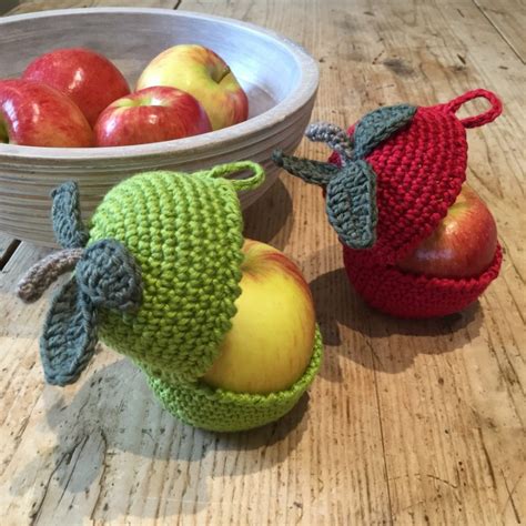 15 Apple Yarn Projects to Make - Make and Takes