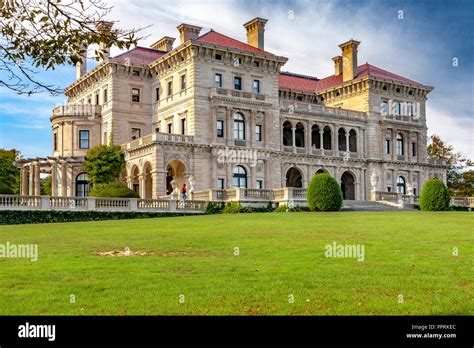 The Breakers is a Vanderbilt mansion located on Ochre Point Avenue ...