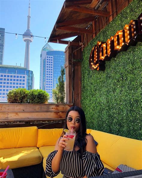 10 Rooftop Bars to Soak Up the Toronto Skyline (with Map)