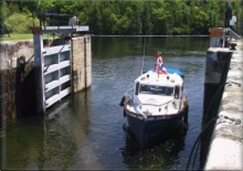 Canal Boat: Rideau Canal Boat Tours