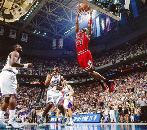 NBA Finals Michael Jordan Dunk | Michael jordan, Jordan bulls, Micheal ...