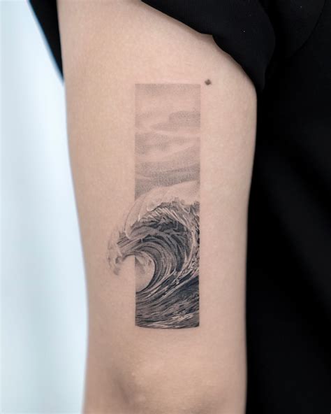 Discover more than 76 waves tattoo forearm - in.coedo.com.vn