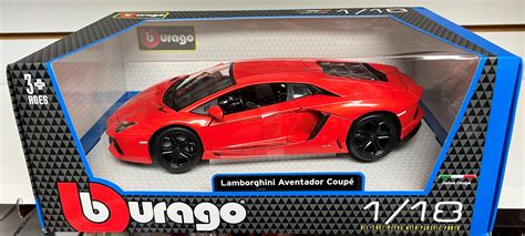 Lamborghini Aventador Coupe 1:18 Scale Diecast Model - Card Giants