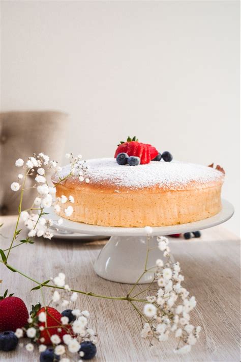 Japanese Fluffy Cheesecake! | Fluffy cheesecake, Japanese fluffy ...