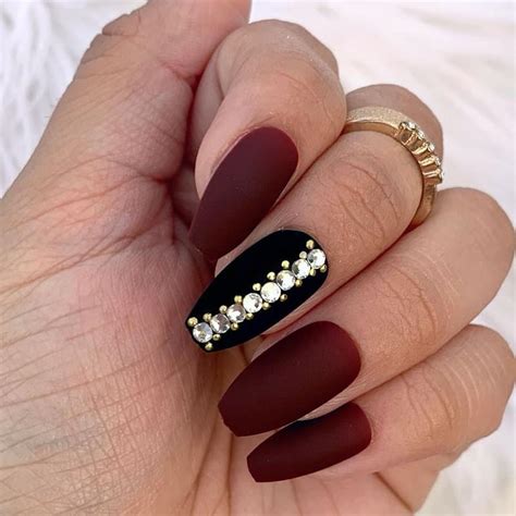 20 Classy Maroon Matte Nails You Must See – NailDesignCode