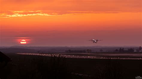 Wallpaper : sunset, airplane, Takeoff, ATR 42 3340x1879 - AnglzJ11 ...