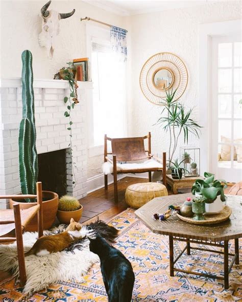 10 Beautiful Boho Chic Interiors | Home decor trends, Bohemian style living room, Trending decor