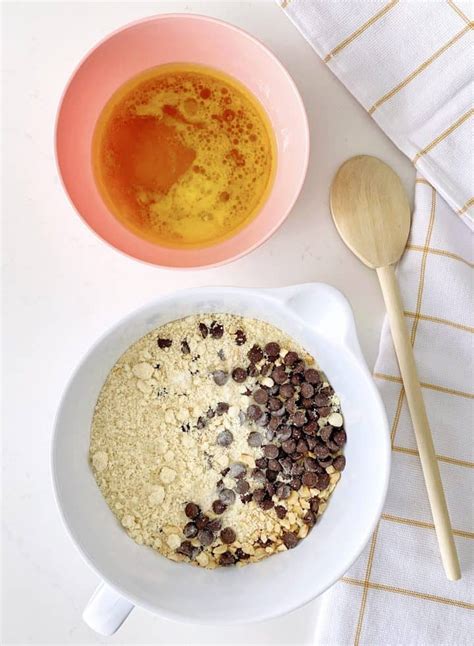 Healthy Chocolate Chip Cookies - Charisse Yu