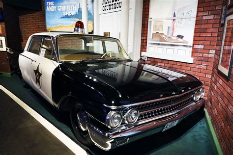 Hollywood Star Cars Museum - Gatlinburg Attraction Review - The ...