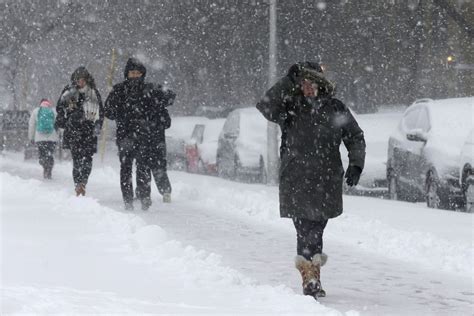 Winter storm continues to batter central Midwest