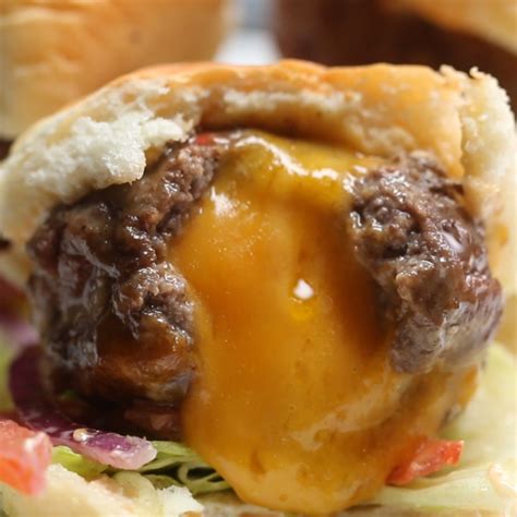 Cheese-Stuffed Burger Bombs Recipe by Maklano