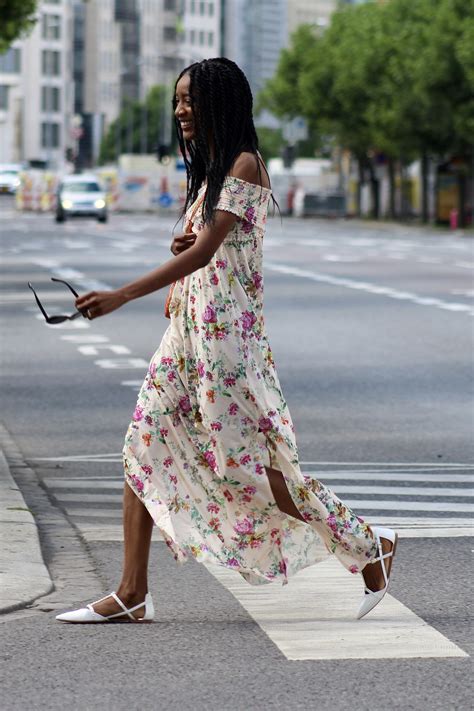 Summer florals white flats outfit, effortless look for summer - Biba's ...