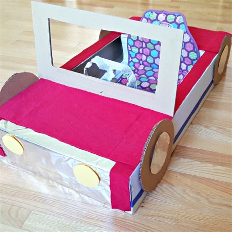 Easy Cardboard Box Car for Toddlers and Preschoolers » Preschool Toolkit