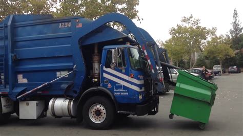 Garbage Trucks in Action - YouTube