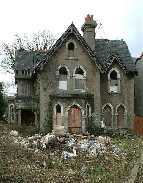 161 best Abandoned and awesome houses images on Pinterest | Abandoned ...