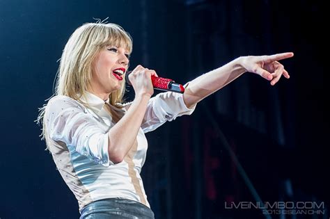 Taylor Swift at Rogers Centre - June 15, 2013 - MUSIC