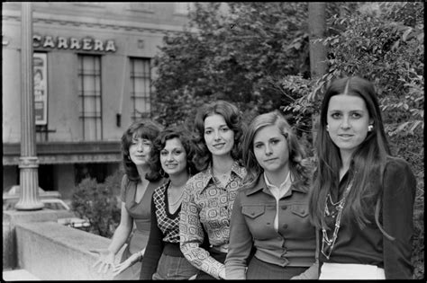 Young People of Santiago, Chile in the Early 1970s Through Amazing Black and White Photos ...